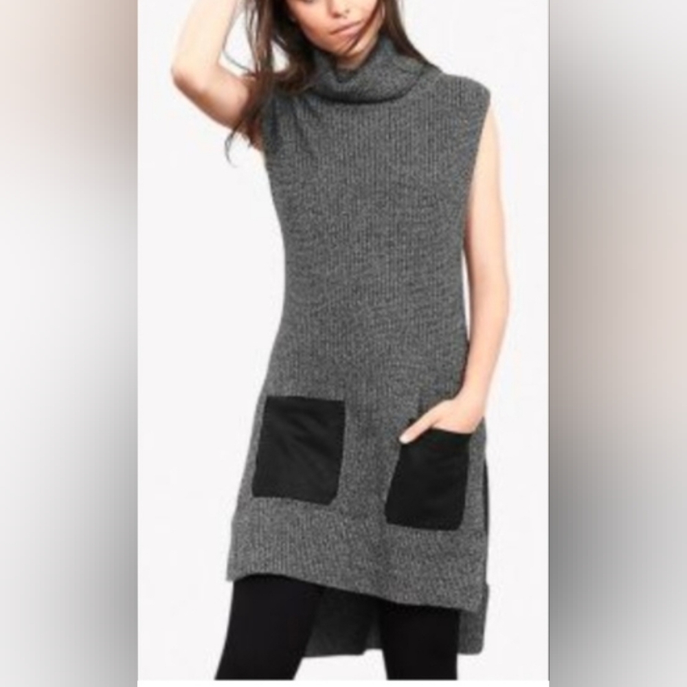 BANANA REPUBLIC High/Low Sleeveless‎ Turtleneck Tunic - Size Medium